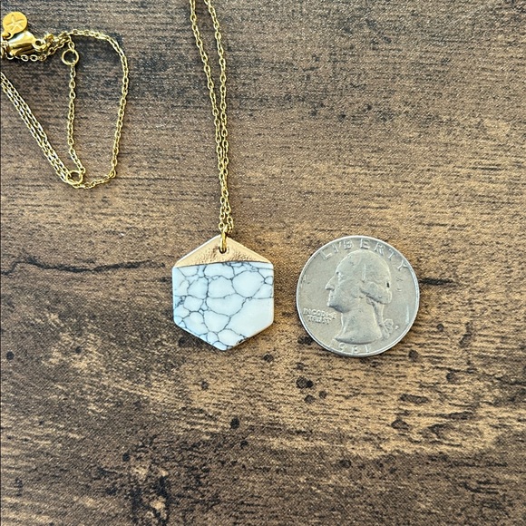 Gold and White Pendant Necklace - Picture 2 of 4